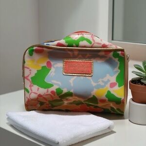 Lilly Pulitzer Colorful Cosmetic Bag. NWOT